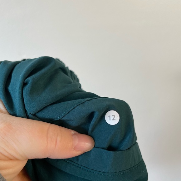 Lululemon Spring Break Away Short size 12 Deep Green - Picture 3 of 9